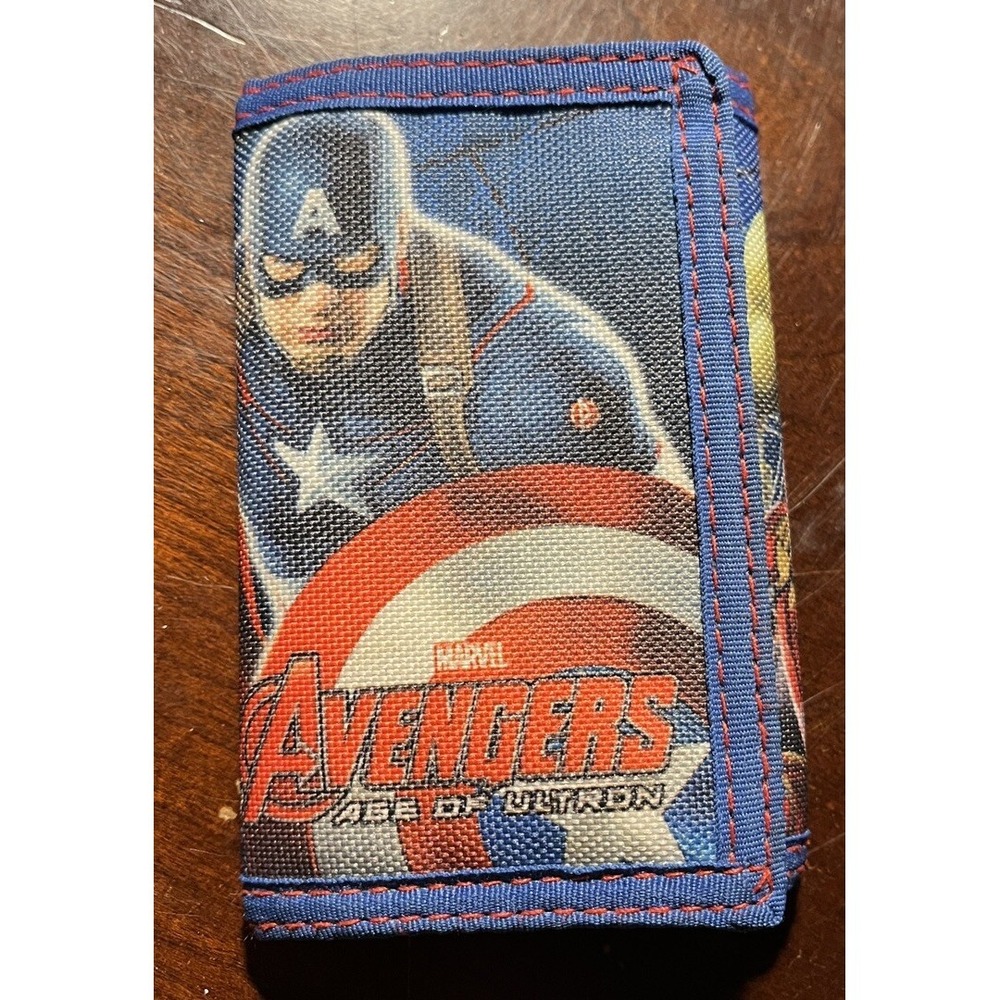 Marvel Comics Captain America The Avengers Age of Ultron Trifold Canvas Wallet